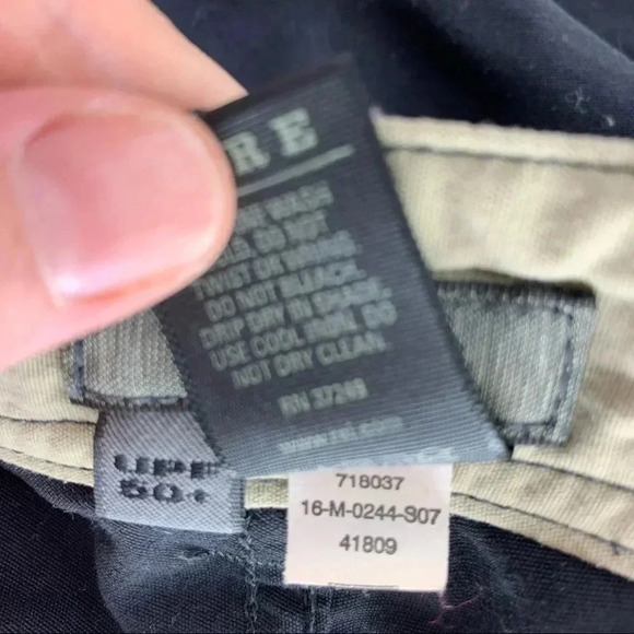 REI Dark Gray Men's Flat Front Shorts SZ 36 - Picture 4 of 6